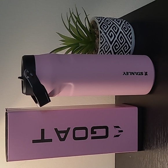 Stanley x Messi ICEFLOW BOTTLE - Picture 2 of 4